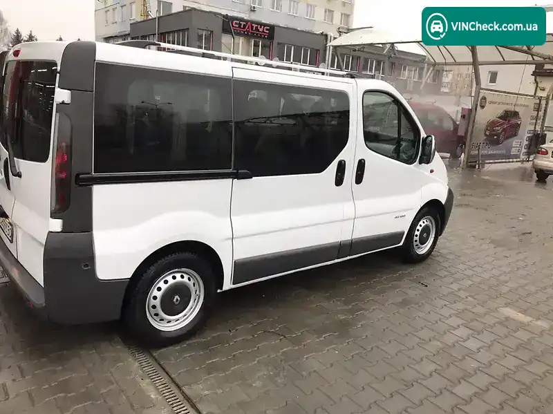 Renault Trafic 2004, фото з оголошення 2 з 10, VIN VF1FLACA64Y050694