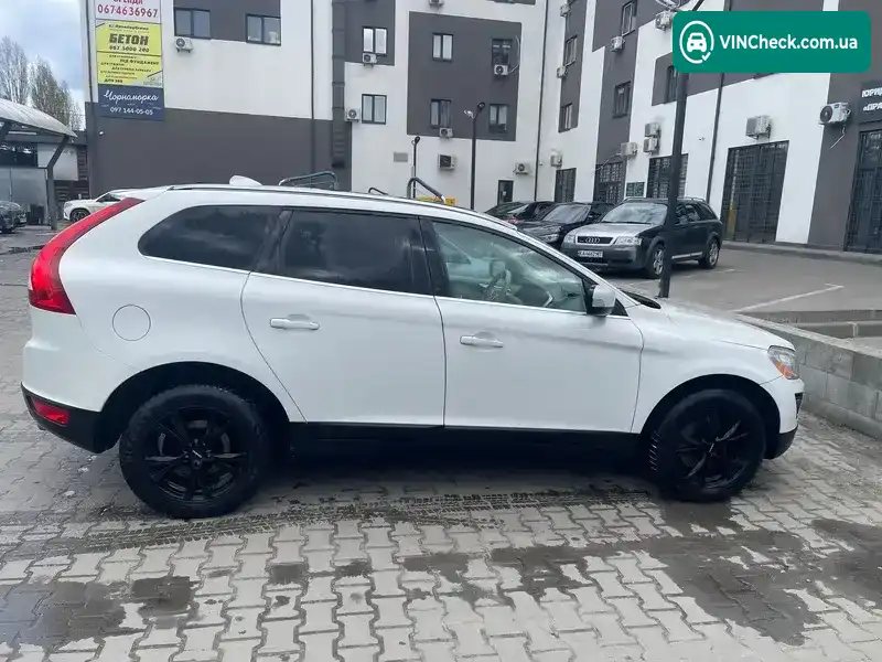 Volvo XC60 2010, фото з оголошення 2 з 18, VIN YV4902DZ5B2140190