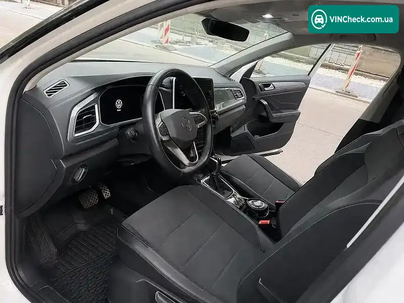 Volkswagen T-Roc 2023, фото з оголошення 2 з 8, VIN WVGZZZA1ZRV053112