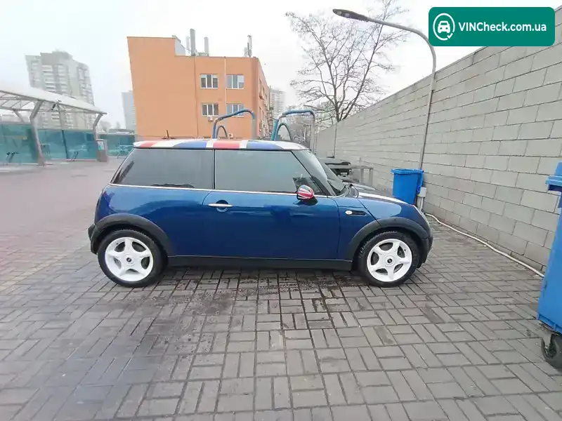 MINI Hatch 2004, фото з оголошення 2 з 21, VIN WMWRC310X0TB91665