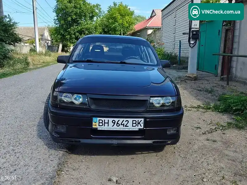 Opel Vectra 1991, фото з оголошення 2 з 20, VIN W0L000087M1255893