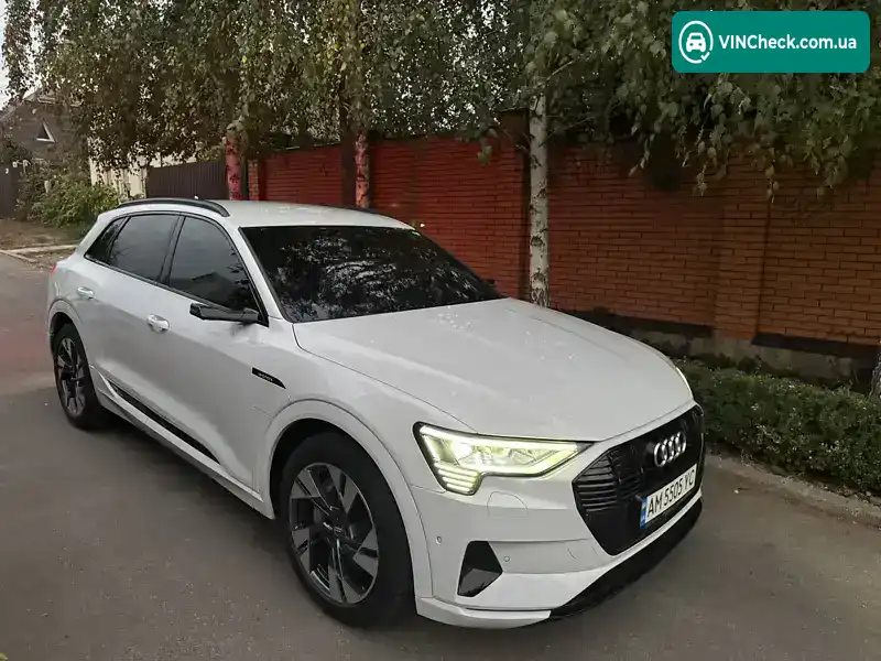 Audi e-tron 2019, фото з оголошення 2 з 19, VIN WAUZZZGE1KB012021