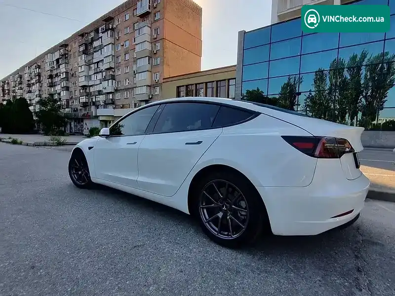 Tesla Model 3 2021, фото з оголошення 2 з 20, VIN 5YJ3E1EA5MF052723