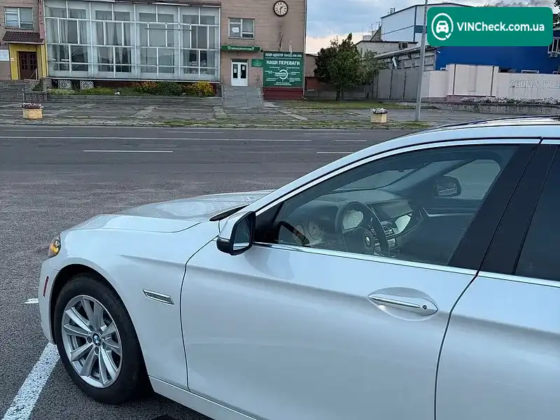 BMW 5 Series 2013, фото з оголошення 2 з 15, VIN WBA5A5C50ED501328