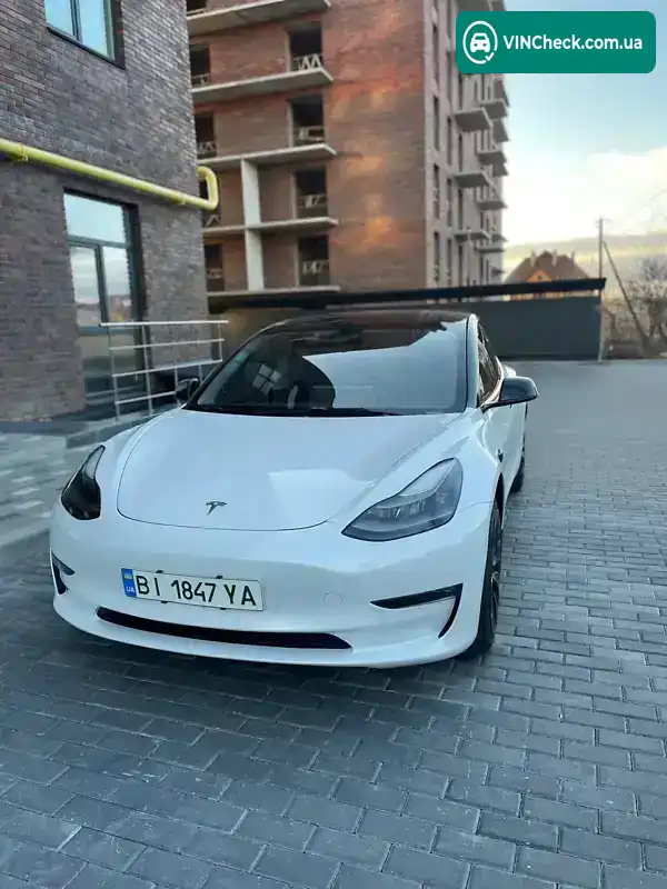 Tesla Model 3 2021, фото з оголошення 1 з 21, VIN 5YJ3E1EB5NF122165