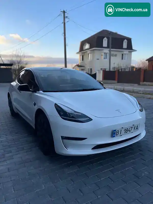 Tesla Model 3 2021, фото з оголошення 2 з 21, VIN 5YJ3E1EB5NF122165