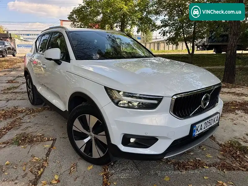 Volvo XC40 2020, фото з оголошення 1 з 20, VIN YV1XZ72VCM2420396