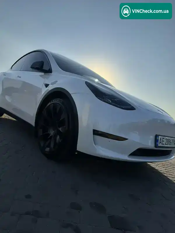Tesla Model Y 2023, фото з оголошення 1 з 21, VIN 7SAYGDEE5PF759820