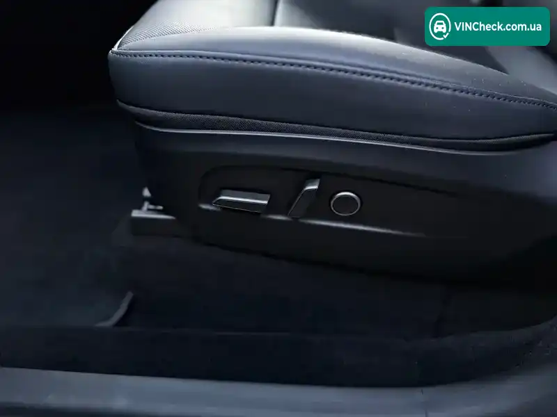 Tesla Model Y 2025, фото з оголошення 1 з 20, VIN 7SAYGDEE9TF343344