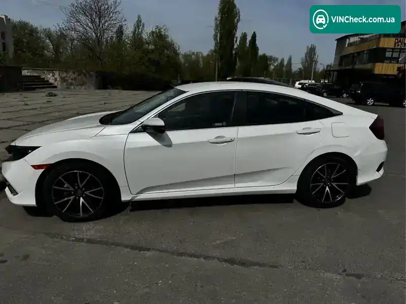 Honda Civic 2020, фото з оголошення 2 з 10, VIN 2HGFC2F67LH547664