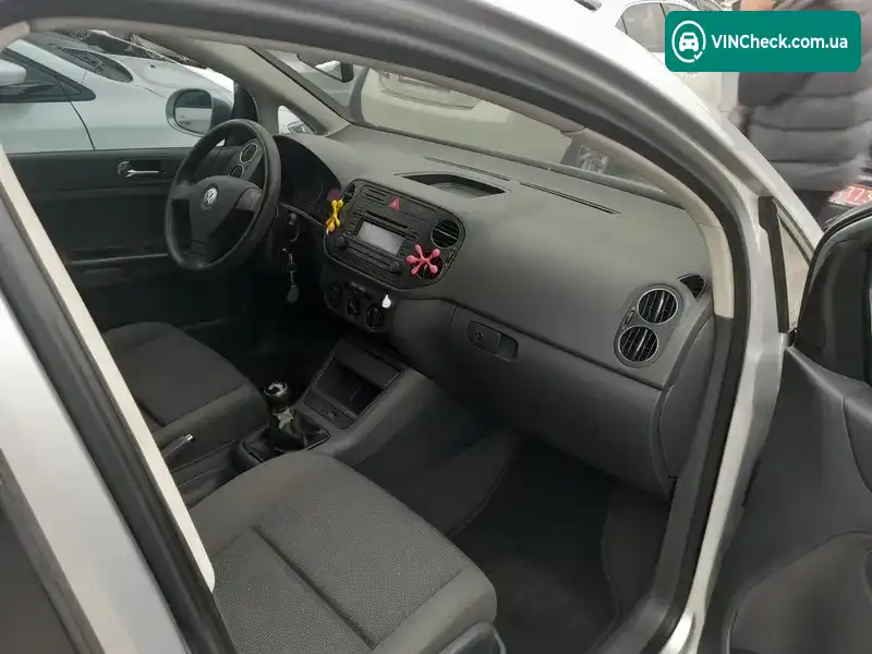 Volkswagen Golf 2005, фото з оголошення 2 з 2, VIN WVWZZZ1KZ5W530376