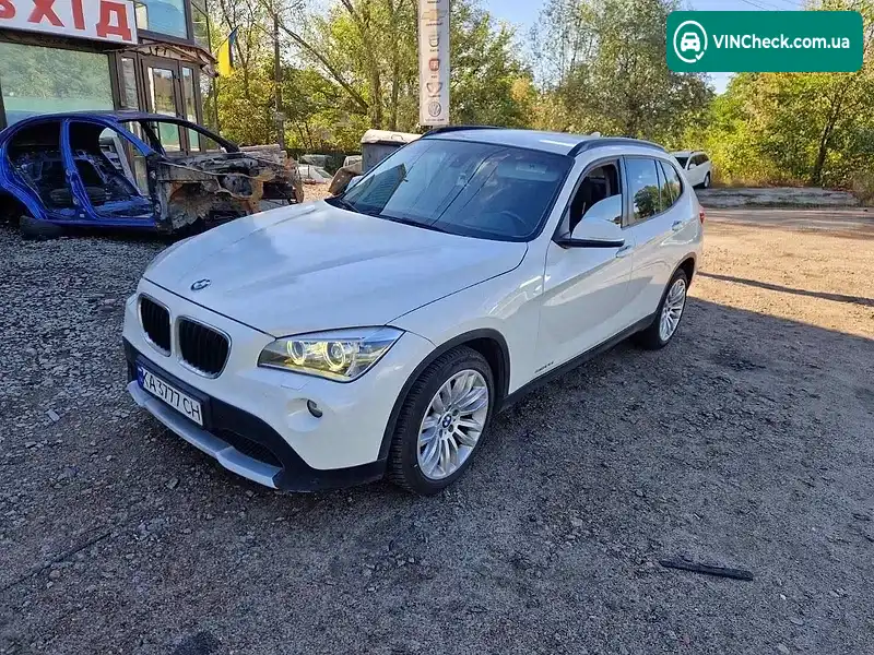 BMW X1 2015, фото з оголошення 2 з 10, VIN WBAVM1C56FV319225