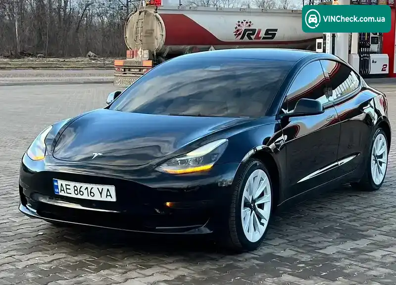 Tesla Model 3 2021, фото з оголошення 2 з 21, VIN 5YJ3E1EA3NF138582