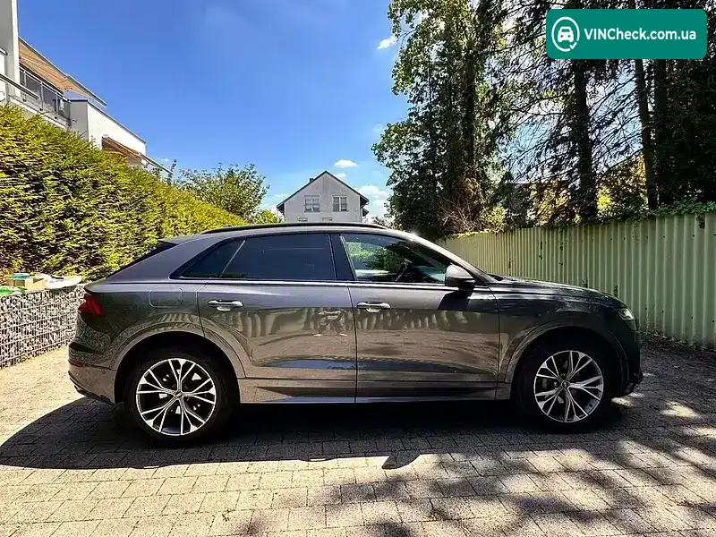 Audi Q8 2020, фото з оголошення 2 з 20, VIN WAUZZZF12MD010543