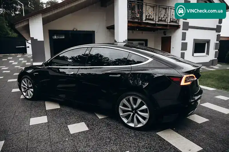 Tesla Model 3 2018, фото з оголошення 1 з 20, VIN 5YJ3E1EB6JF071771