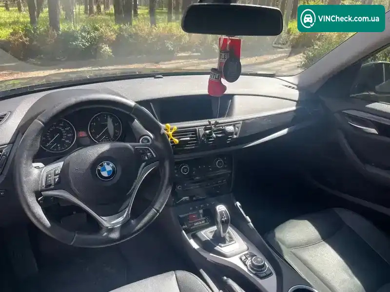 BMW X1 2015, фото з оголошення 2 з 7, VIN WBAVL1C53FVY36937