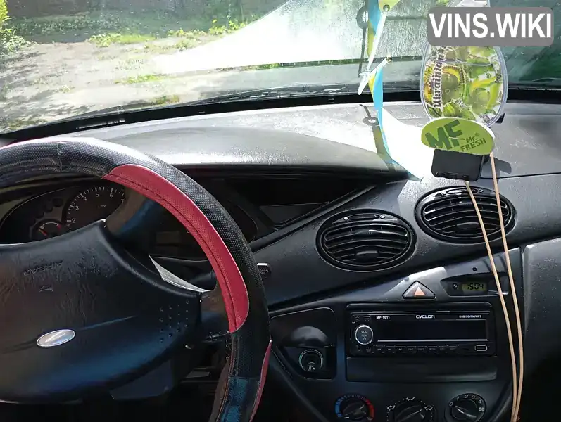 Ford Focus 2001, фото з оголошення 2 з 6, VIN WF0NXXGCDN1B21848