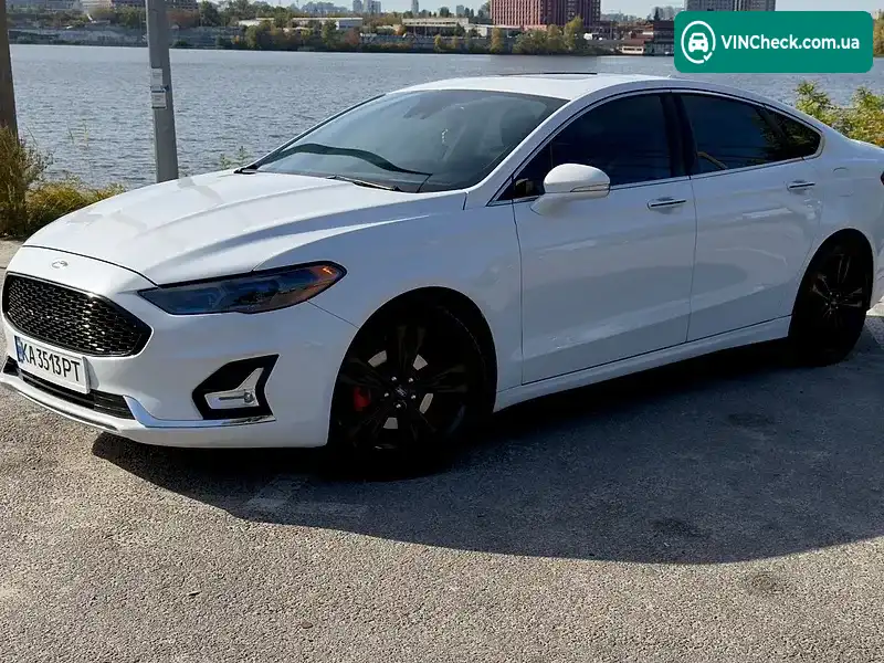 Ford Fusion 2019, фото з оголошення 2 з 13, VIN 3FA6P0D9XLR116248