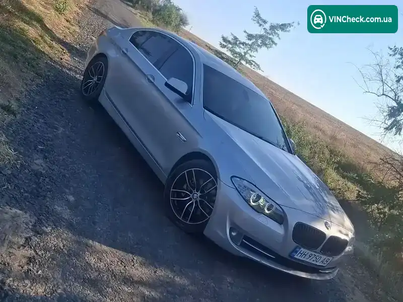 BMW 5 Series 2011, фото з оголошення 2 з 14, VIN WBAFW11040C658493