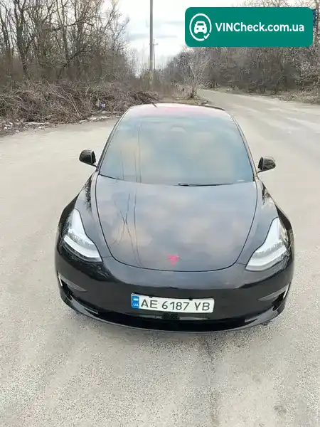 Tesla Model 3 2019, фото з оголошення 2 з 21, VIN 5YJ3E1EAXKF305824