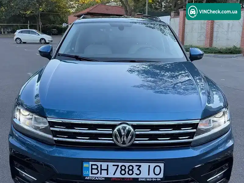 Volkswagen Tiguan 2017, фото з оголошення 1 з 20, VIN 3VV2B7AX5JM010868