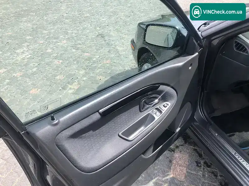Volvo S40 2001, фото з оголошення 1 з 20, VIN YV1VS17K21F690233