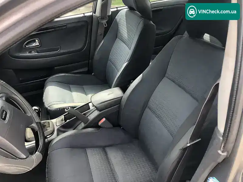 Volvo S40 2001, фото з оголошення 2 з 20, VIN YV1VS17K21F690233