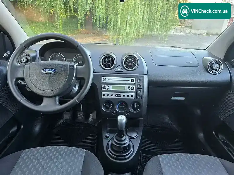 Ford Fiesta 2004, фото з оголошення 2 з 18, VIN WF0DXXGAJD4R02625