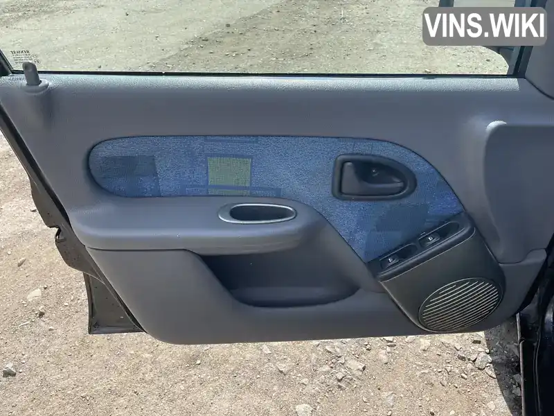 Renault Clio 2000, фото з оголошення 2 з 21, VIN VF1BB0L0F22211844