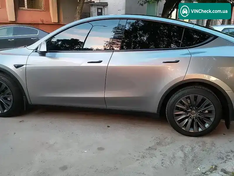 Tesla Model Y 2025, фото з оголошення 1 з 16, VIN 7SAYGDED4SF320589