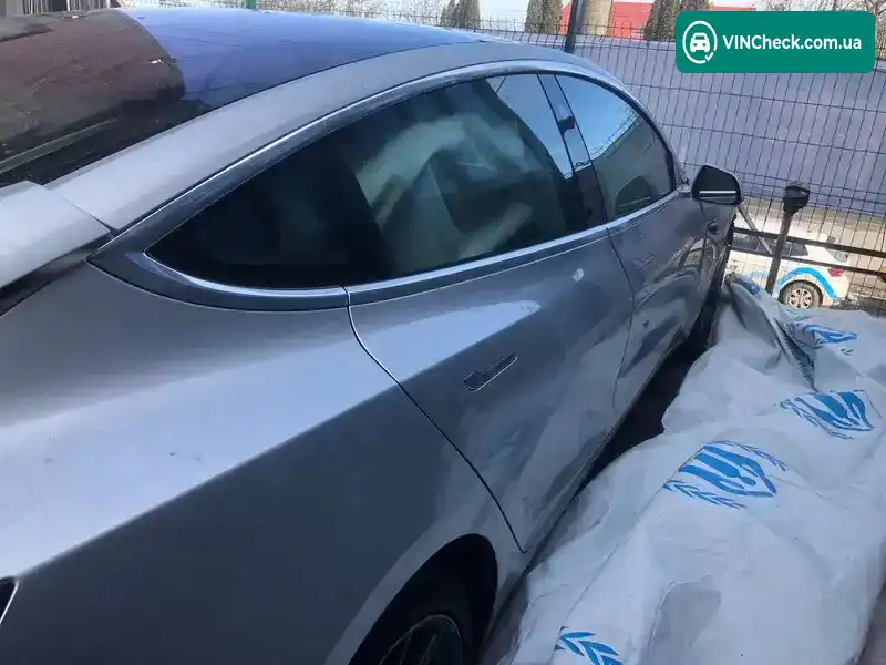 Tesla Model 3 2018, фото з оголошення 1 з 15, VIN 5YJ3E1EAXJF003500