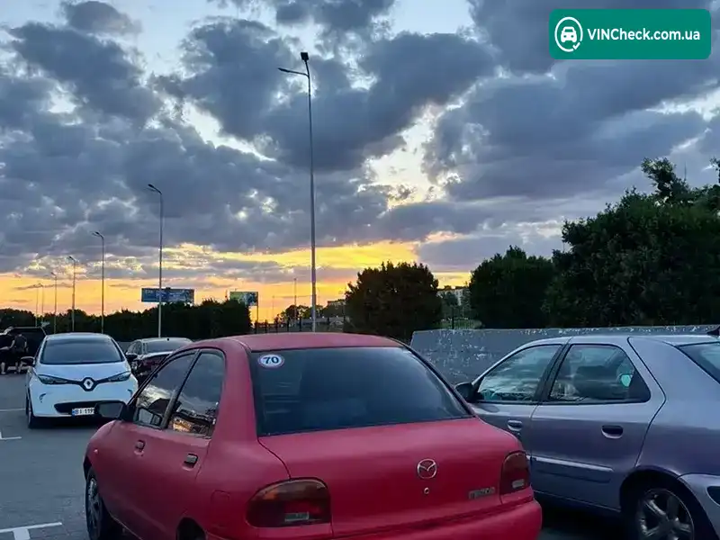 Mazda 121 1994, фото з оголошення 1 з 10, VIN JMZDB12B200304409