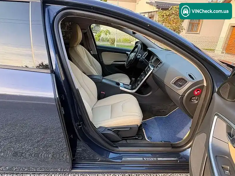 Volvo V60 2011, фото з оголошення 1 з 20, VIN YV1FW8850C1038375