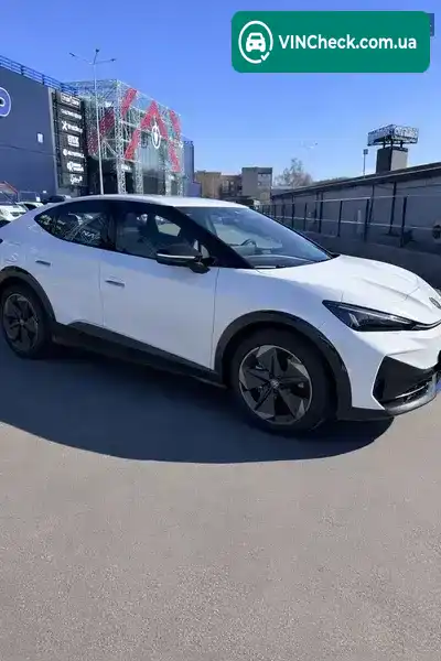 Volkswagen ID. UNYX 2025, фото з оголошення 2 з 8, VIN HVWJA1ER8S1204058