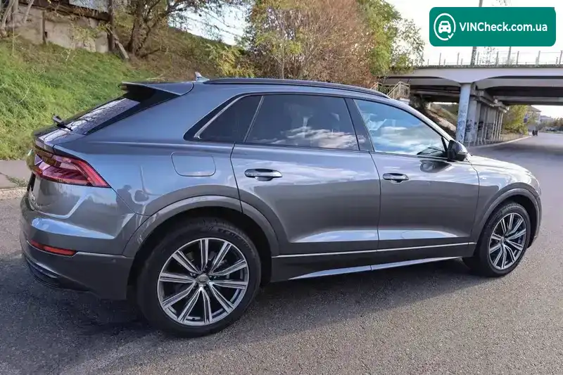 Audi Q8 2018, фото з оголошення 1 з 21, VIN WAUZZZF1XKD018368