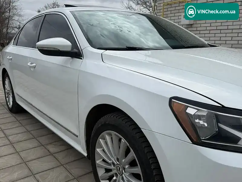 Volkswagen Passat 2015, фото з оголошення 1 з 7, VIN 1VWBT7A34GC012353