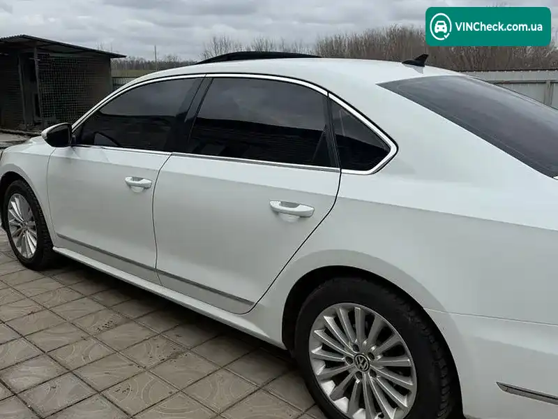 Volkswagen Passat 2015, фото з оголошення 2 з 7, VIN 1VWBT7A34GC012353