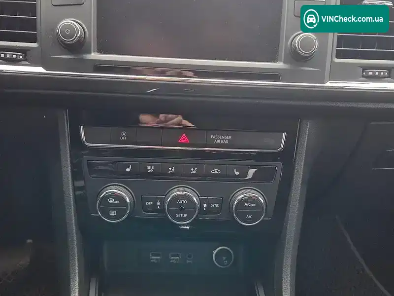SEAT Ateca 2018, фото з оголошення 1 з 19, VIN VSSZZZ5FZK6506747