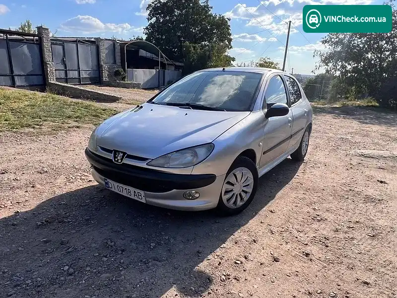 Peugeot 206 2002, фото з оголошення 1 з 6, VIN VF32AKFWR42835001