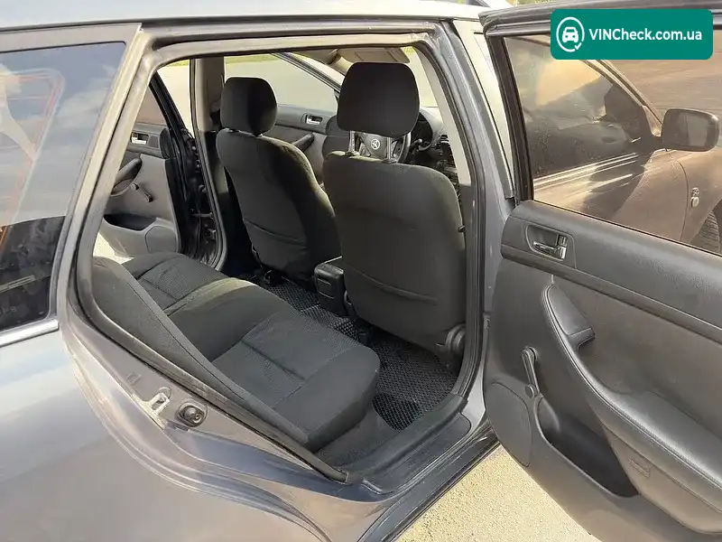 Toyota Avensis 2004, фото з оголошення 2 з 14, VIN SB1EW56L90E064208