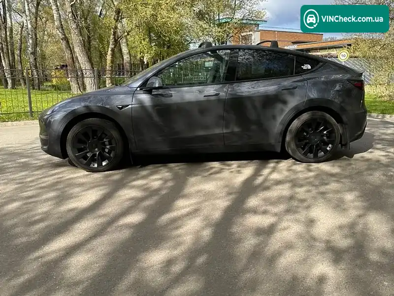 Tesla Model Y 2023, фото з оголошення 2 з 16, VIN 7SAYGDEE4PF905382
