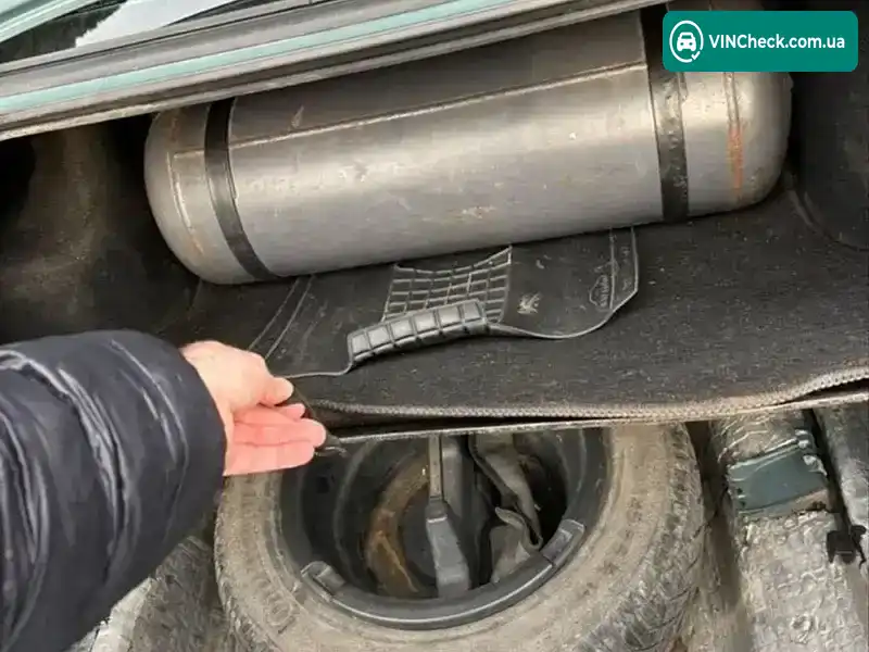 Hyundai Sonata 2003, фото з оголошення 2 з 12, VIN KMHEM41BP3A911653