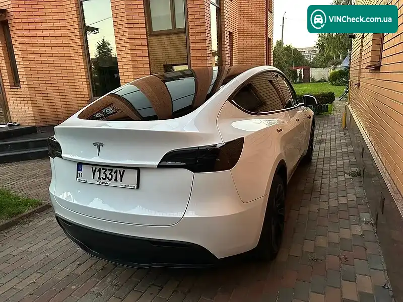 Tesla Model Y 2023, фото з оголошення 1 з 20, VIN 7SAYGDEE1PA068829