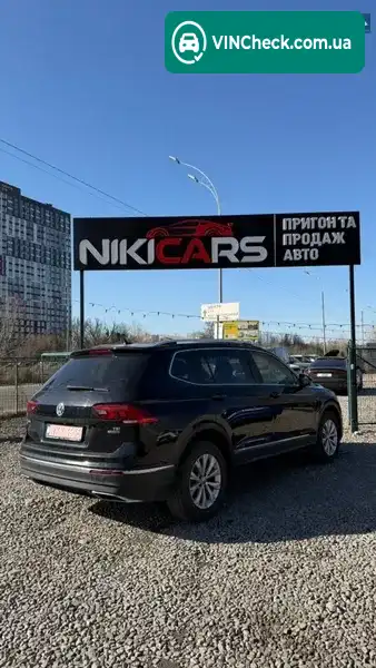Volkswagen Tiguan 2017, фото з оголошення 2 з 10, VIN 3VV2B7AX4JM016662