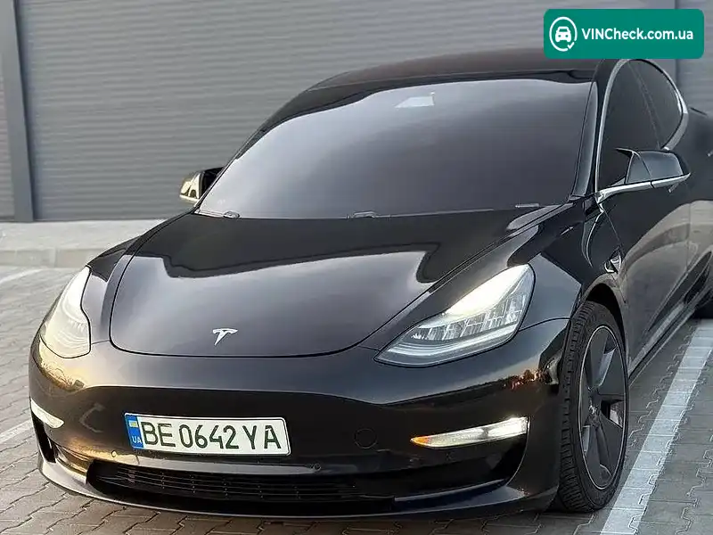 Tesla Model 3 2018, фото з оголошення 1 з 10, VIN 5YJ3E1EB0JF113366