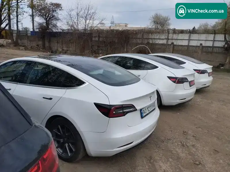 Tesla Model 3 2019, фото з оголошення 1 з 13, VIN 5YJ3E1EBXKF436941