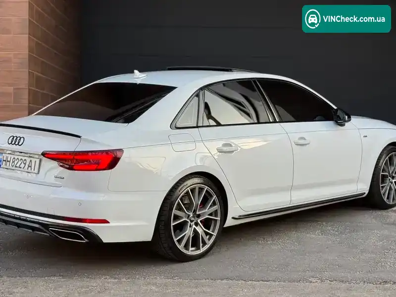 Audi A4 2019, фото з оголошення 2 з 18, VIN WAUENAF43KN016851