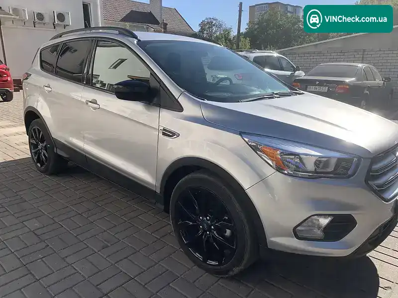 Ford Escape 2018, фото з оголошення 2 з 14, VIN 1FMCU0GD4KUA71199