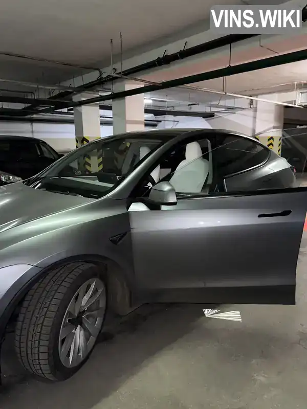 Tesla Model Y 2025, фото з оголошення 2 з 21, VIN 7SAYGDEE6TF329725