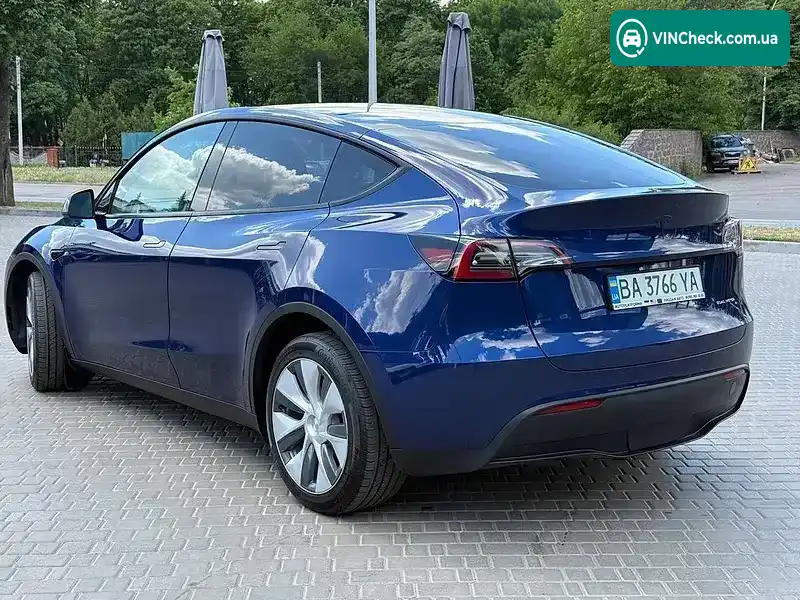 Tesla Model Y 2023, фото з оголошення 2 з 20, VIN 7SAYGDEEXPA135248